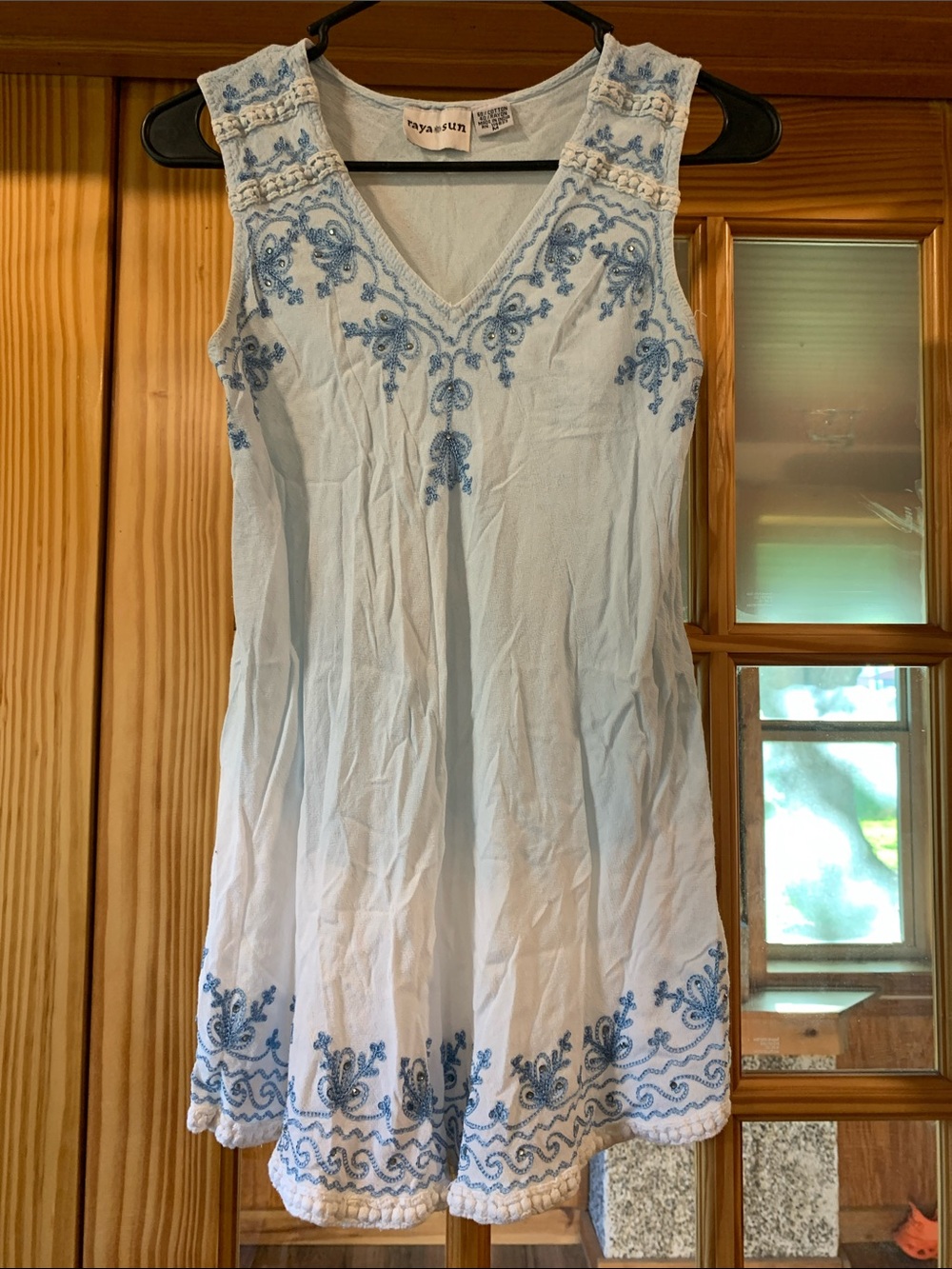 Women’s Rays Sun Vintage Y2K Floral Embroidered Ombré Vneck Sleeveless Tank Top